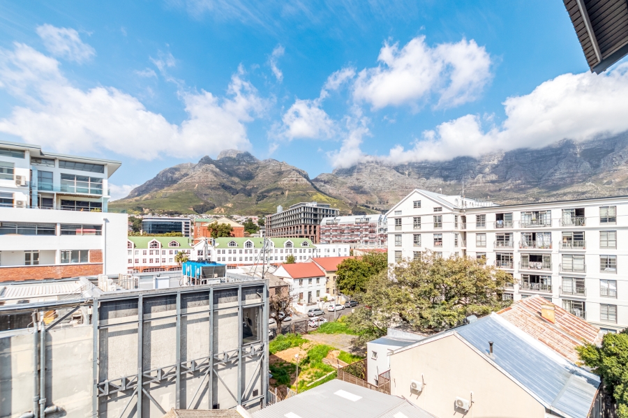 2 Bedroom Property for Sale in Cape Town City Centre Western Cape